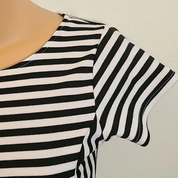 Black and white striped dress girls size 10-12 - Picture 3 of 7